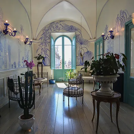 Lilium Boutique Hotel 3*