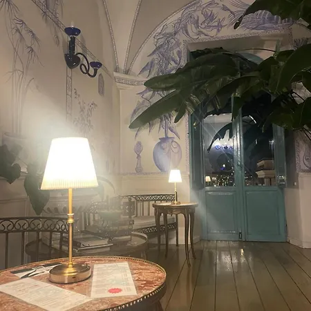 Отель Lilium Boutique