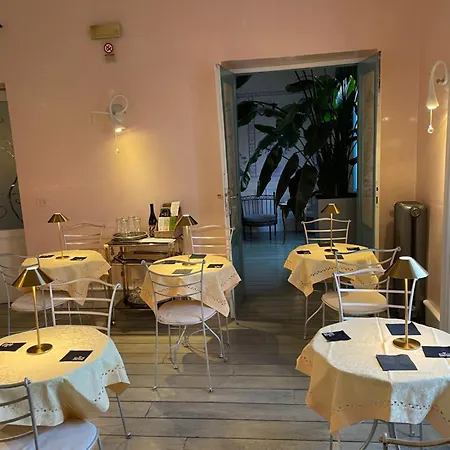 Отель Lilium Boutique 3*
