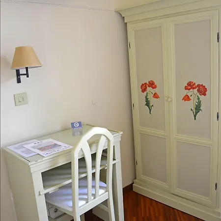 Lilium Boutique מלון